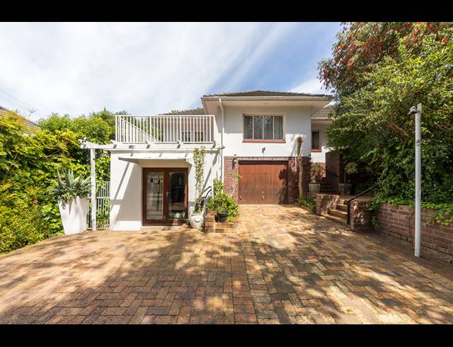 4 BEDROOM HOUSE TO LET IN NEWLANDS